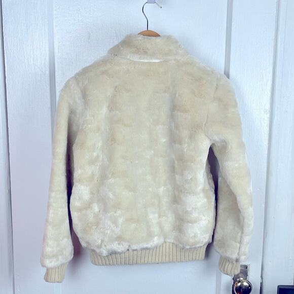 Vintage Y2K Faux Fur Creamy White Teddy 70s Jacket w/ Knit Tan cuffs & hem - Picture 3 of 15